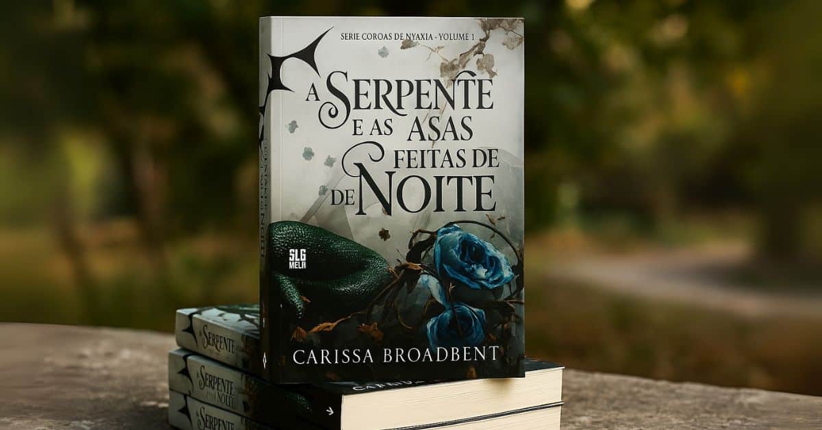 livros da duologia nascidos da noite em cima de uma mesa